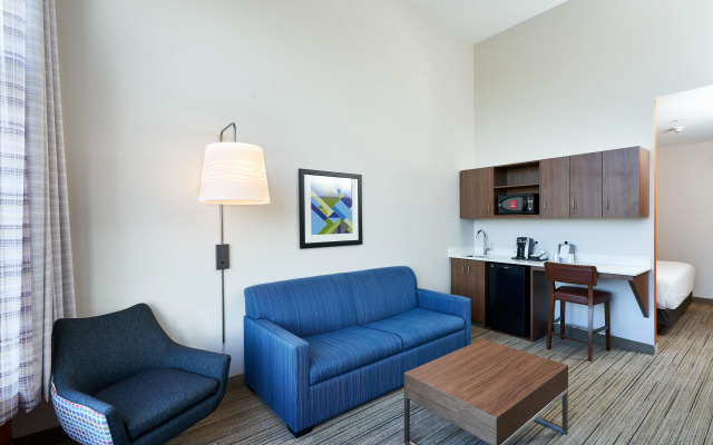 Holiday Inn Express Hotel & Suites Airport Dieppe by IHG