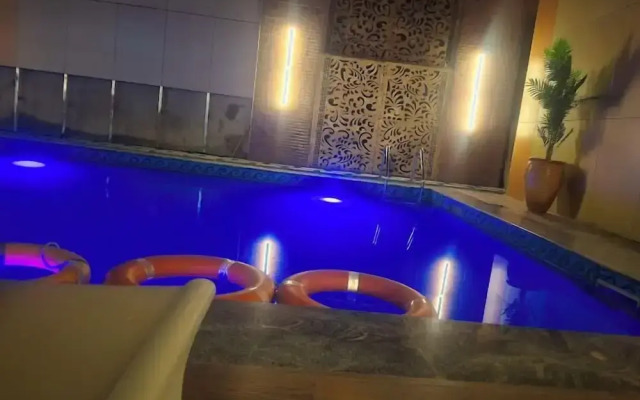 Bizzare Luxury Apartment