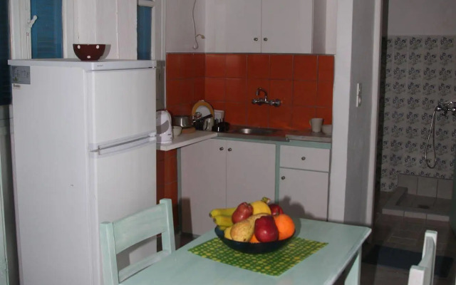 Annoula Studio & Apartments