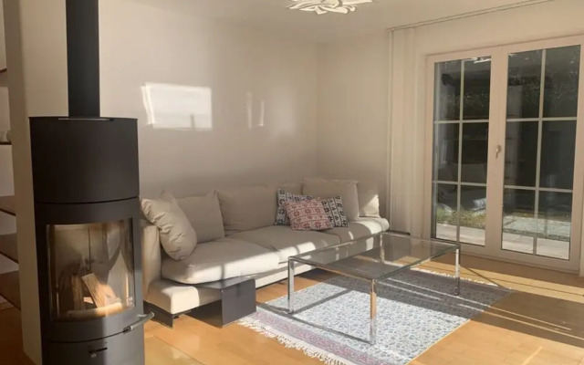 Holiday Apartment Paradise by the Lake