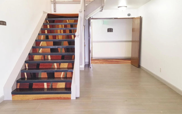 Best Western Plus Lake Front Hotel