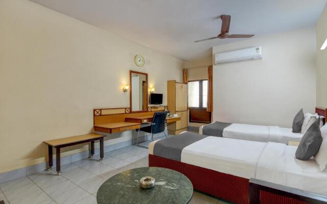 Hotel Saaket Residency - Hotel in Daba Gardens