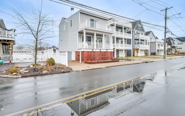 Bright Milford Beach House w/ Outdoor Shower