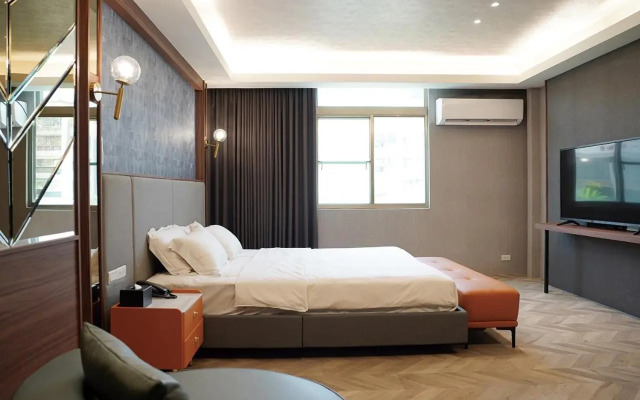 The Riverside Hotel & Motel