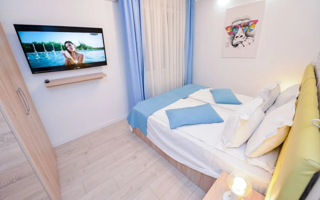 Colors Apartment - Cismigiu Gardens