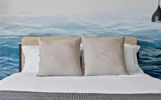 Bayshore Bliss- Cozy Space Pool Views