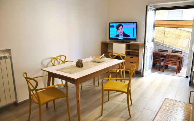 Air-conditioned Apartment With Patio, Wifi and Parking