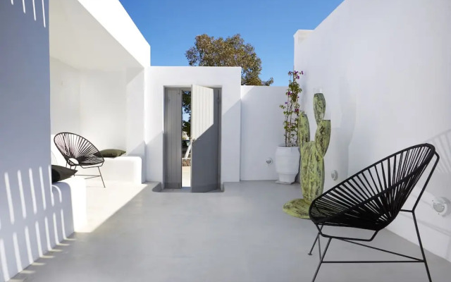 Eolia Kamari Villa