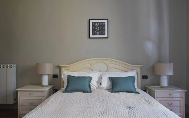 Pergola One Romantic Apt by Oteego