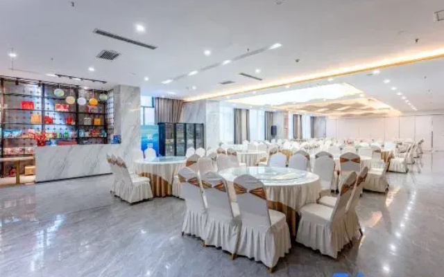 i Electronic Sports Hotel
