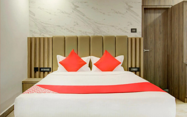 V Hotel by OYO Rooms
