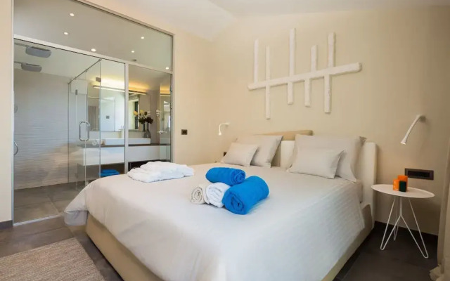 Beachfront Villa Azzurro With Pool