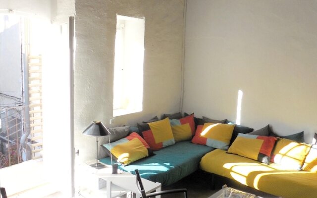 Studio in Villeneuve-lès-avignon, With Balcony