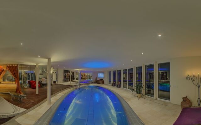 SUITES & SPA Hotel