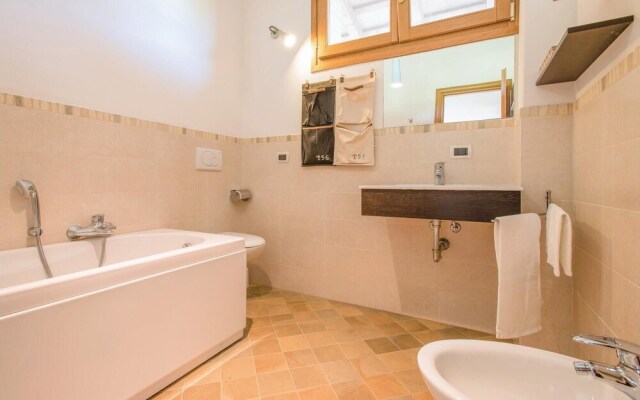 Stunning Home in Rimini -rn- With 4 Bedrooms and Wifi