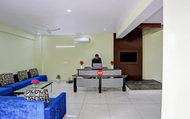 Oyo Flagship 700795 Pl Residency