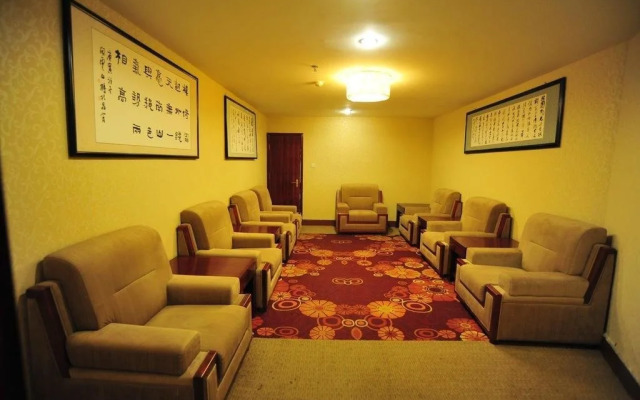 Fuyang Jinggong Hotel