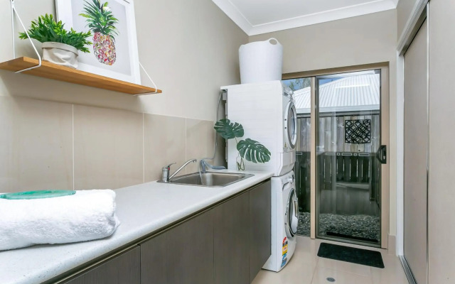 Escapades @ Palm Cove