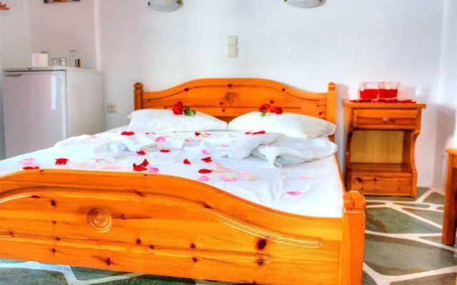 Eleni Rooms