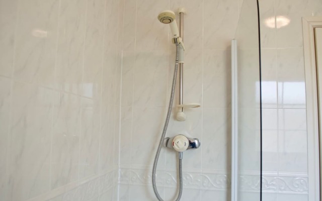 Bright 1 Bedroom Apartment In Edinburgh
