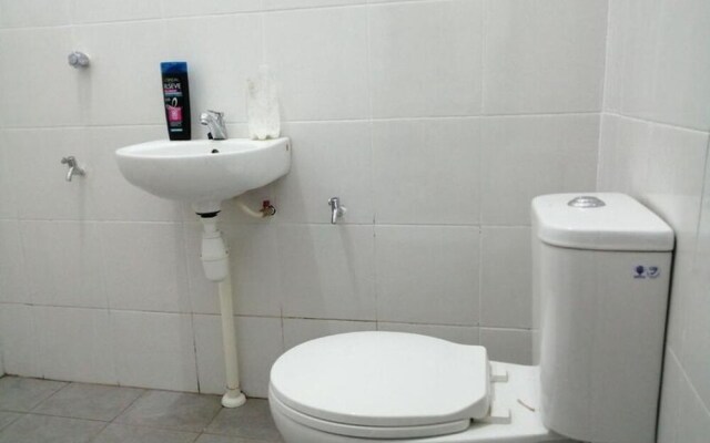 Beautiful Double Room With Ac in Kuching Center