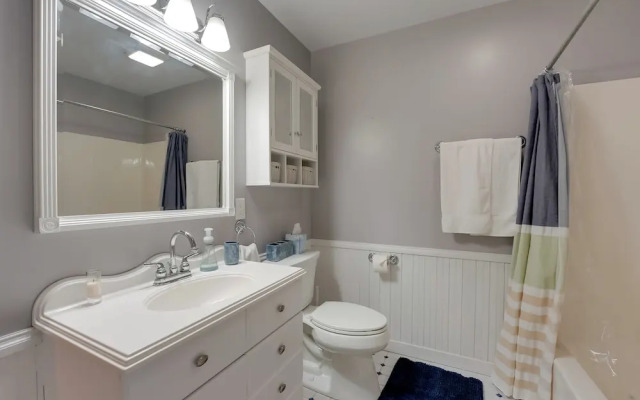 Holland Home: Walk to the Beach!