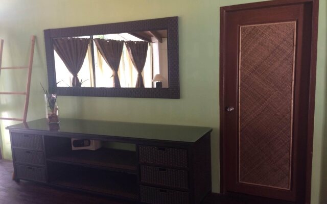 Swipers Inn Boracay