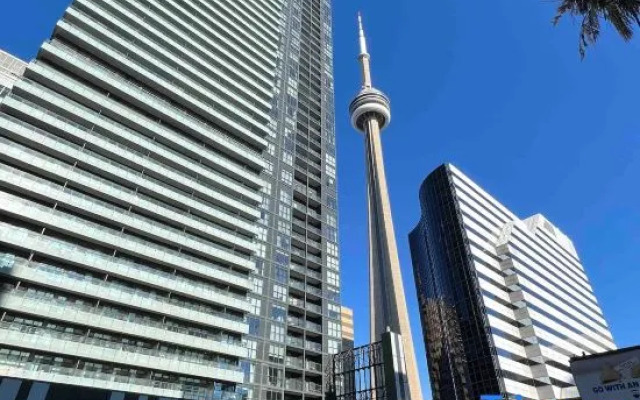 DT CN tower 3BR2BA Lake View king bed/ parking