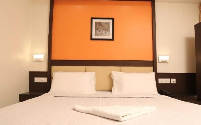 Hotel Sabarees Residency