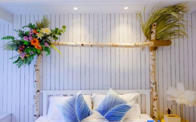 Xiwo·Sakura Theme Hotel (Hezheng Dongfangwan Branch)