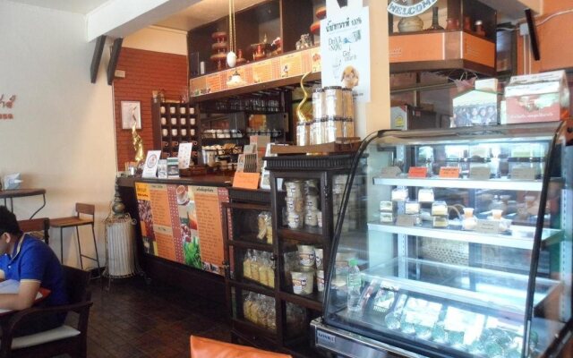 Chita Coffee & Guesthouse