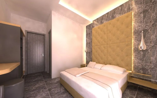Deluxe Hotel Santorini