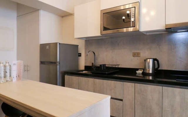 Modern Loft Overlooking Estadio Luis Galdez