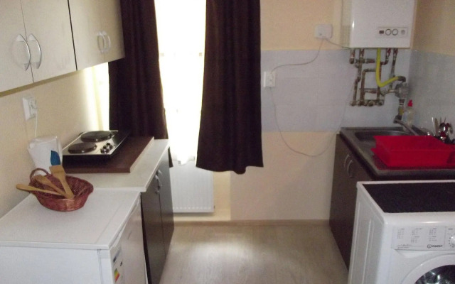 Main Square Apartments & More