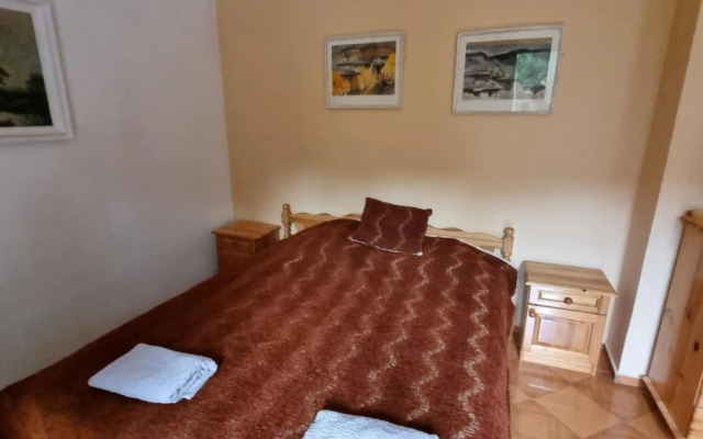 Tsar Simeon, 2 bedroom, living room and fireplace