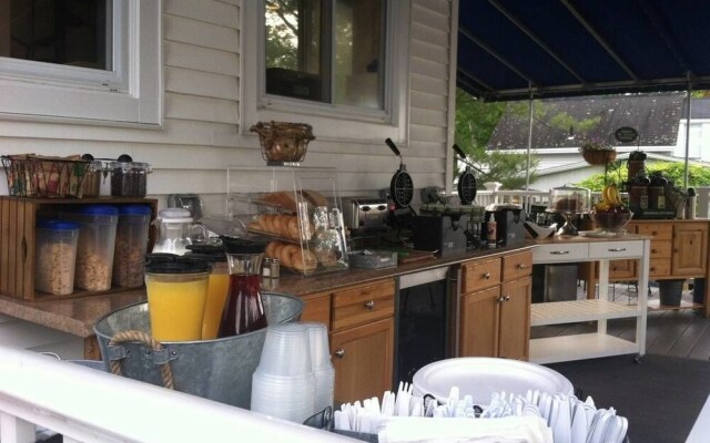 Glen Cove Inn & Suites