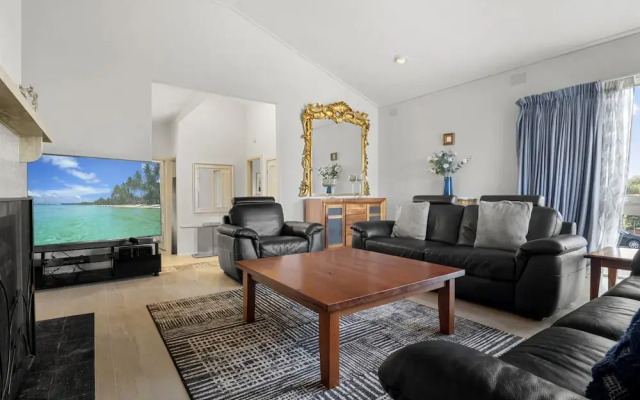 5-bed Haven With Pool Minutes From Beaches