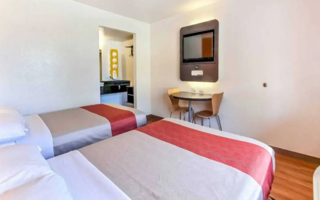 Motel 6 Watsonville, CA - Monterey Area