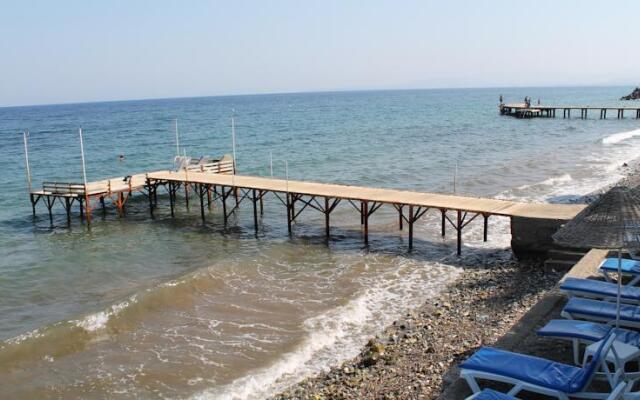 Bella Pino Beach Club Hotel