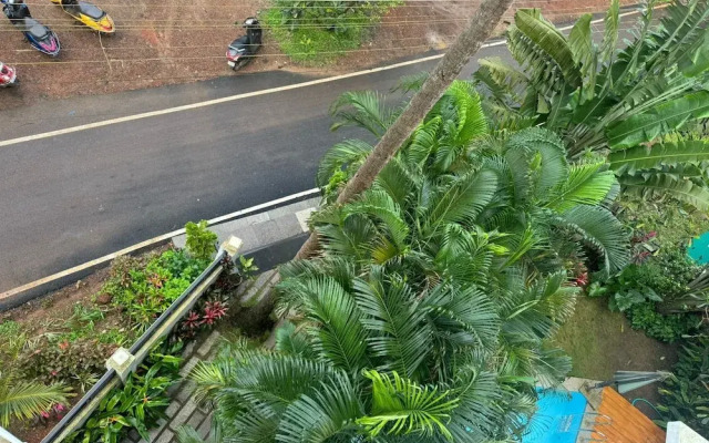 Half Hotel