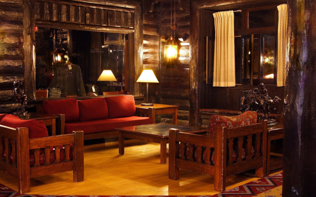 El Tovar - Inside the Park