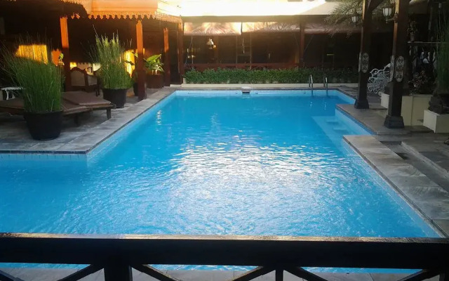 Istana Batik Ratna