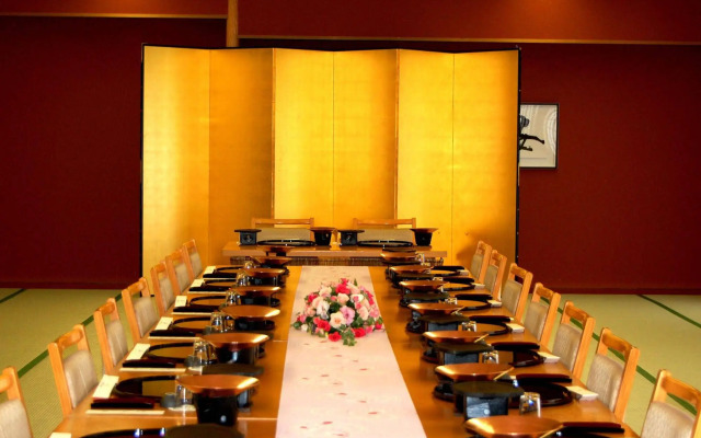 Royal Hotel YAMANAKA ONSEN KAJIKASO