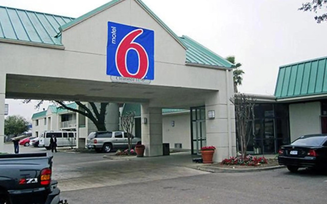 Motel 6 Houston, TX - East