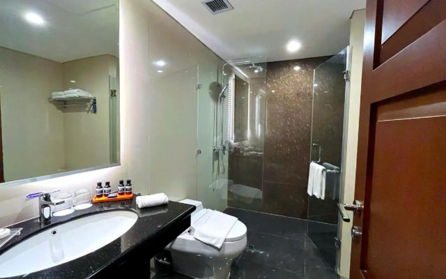 Avenzel Hotel & Convention Cibubur