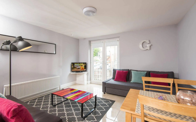 Giant Serviced Apartments