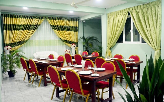 Kings Hotel Restaurant & Bar