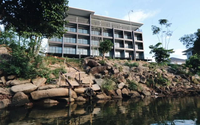 Riverawan Hotel (SHA Plus+)
