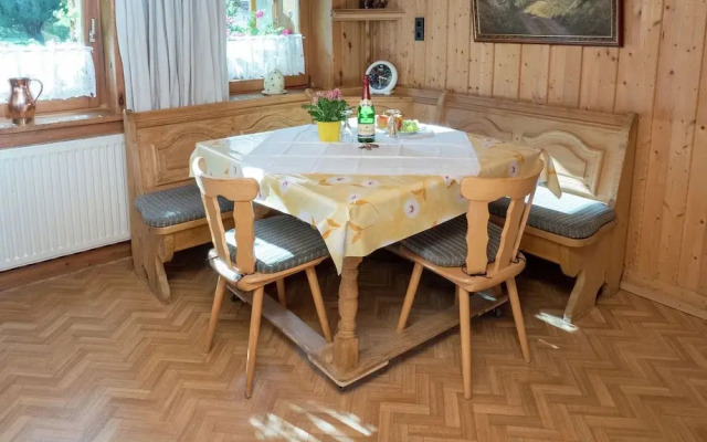 Paradisiacal Apartment in Wieden With Garden