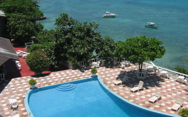 Silver Seas Hotel